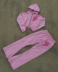 Ensemble de survêtement personnalisé en coton brodé, coupe droite, avec sweat à capuche court et pantalon évasé, orné de strass, pour femme - Product Image 1