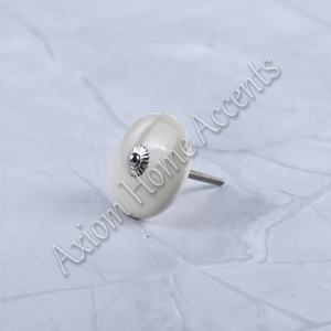 Perillas de cerámica con acabado brillante modernas hechas a mano para muebles de dormitorio y cocina por Axiom Home Accents - Product Image 2