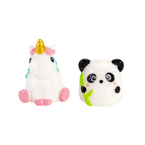 Produits très demandés : Gloss à lèvres ludique Legami Panda, idéal pour un maquillage amusant des lèvres au quotidien. - Product Image 6