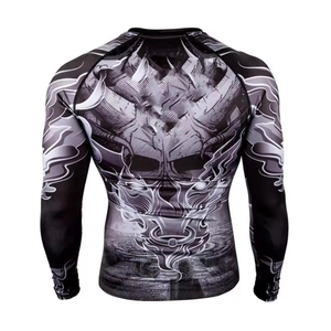 เสื้อแรชการ์ดแขนสั้นสำหรับผู้ชาย ผลิตจากผ้าสแปนเด็กซ์โพลีเอสเตอร์ที่เป็นมิตรต่อสิ่งแวดล้อม น้ำหนักเบา แห้งเร็ว ระบายอากาศได้ดี สวมใส่สบาย ป้องกันรังสียูวี ด้านหน้าทนความร้อน - Product Image 6