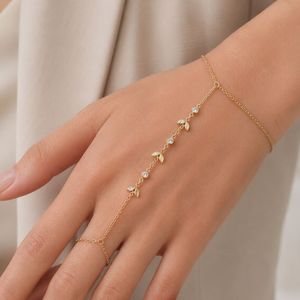 Joyería delicada y brillante con diseño de hoja de circonita cúbica, venta al por mayor, anillo de dedo, cadena de mano, pulsera, laminado en oro - Product Image 1