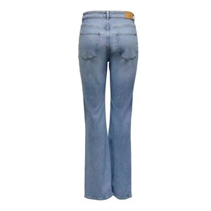 Pantalon en jean évasé pour femme, coupe cloche tendance, style streetwear, fournisseur en gros, usine d'impression, jean pour femme - Product Image 2