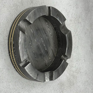 Cendrier en acier Damas artisanal de qualité supérieure, résistant à la chaleur, accessoire de fumeur pour une utilisation en intérieur et en extérieur - Product Image 1