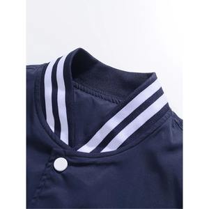 Chaqueta Varsity de Lana Premium al por Mayor, Estilo Clásico Letterman, Mangas de Cuero, Bordado y Parches Personalizados, OEM/ODM, MOQ de 50 Piezas - Product Image 4