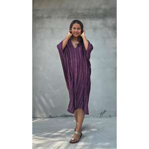 Robe Kaftan rayée violette pour femme, coupe ample, décontractée, longue, pour la plage ou comme tenue de détente - Product Image 2