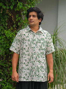 Chemise en coton pour homme de qualité supérieure, imprimée à la main, motif floral, respirante, artisanat traditionnel du Rajasthan - Product Image 3