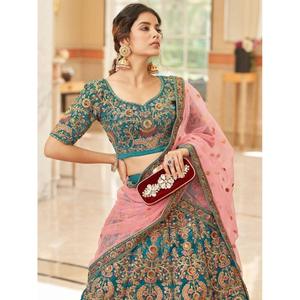 Magnifique bleu sarcelle brodé velours marié porter Lehenga Choli pour une utilisation nuptiale - Product Image 4