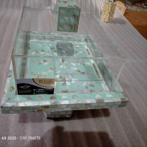 Base para Pastel de Lujo Ecológica de Madreperla con Tamaño Personalizado y Tapa de Acrílico para Decoradores de Pasteles y Postres - Product Image 3