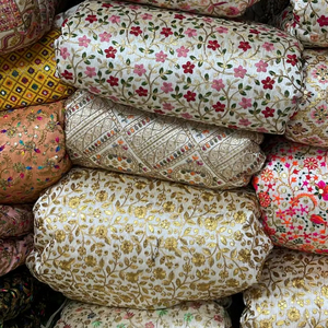 ผ้าไหมโมโนบังลอรีคุณภาพพรีเมียม เนื้อนุ่ม น้ำหนักเบา ปักลายดอกไม้ประดับลูกปัด เนื้อผ้าเรียบลื่น เหมาะสำหรับชุดส่าหรี เสื้อผ้า และเสื้อคลุม - Product Image 1