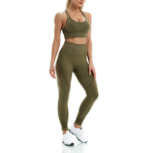 Ensemble de yoga sans couture pour femme : Leggings taille haute push-up et brassière de sport – Tenue de sport et de yoga pour femme - Product Image 5