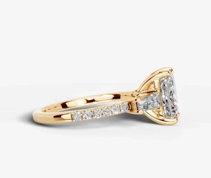 Anillo de Moissanita Corte Radiante, Plata de Ley 925, Chapado en Oro Amarillo, Elegante Anillo de Compromiso Solitario, Clásico para Bodas - Product Image 2