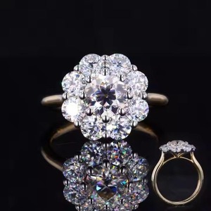 Bague en diamant la plus vendue pour femmes, bijoux de luxe de créateur pour mariage, fête et célébration d'anniversaire, disponible au prix d'exportation - Product Image 4