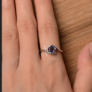 Anillo de Compromiso de Alejandrita, Anillo de Boda Vintage, Anillo de Regalo de Aniversario Único, Anillo de Propuesta para Ella, Anillo Único para Mujer - Product Image 4
