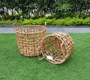 ทรงกลมพร้อมตะกร้าผักตบชวาทอพิเศษสําหรับจัดเก็บในบ้านและจัดเก็บองค์กรทําด้วยมือจากเวียดนาม - Product Image 3