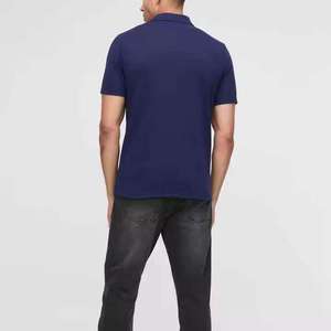 Polo de manga corta para hombre con cuello de media cremallera, diseño de bloques de color azul claro y azul marino, a rayas, informal, de punto, corte regular - Product Image 4