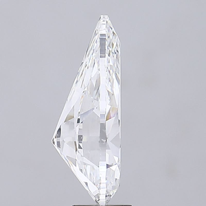 Diamant blanc en forme de poire de 2 carats, symétrie exceptionnelle et éclat de feu glacé époustouflant, pour la création de bijoux fins sur mesure. - Product Image 2