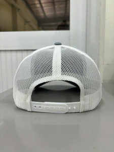 Gorra Trucker de Malla de 6 Paneles con Logotipo Ajustable, Transpirable para Deportes al Aire Libre Diarios, Fabricada en Vietnam - Product Image 4