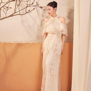 ชุดเอ้อไดผู้หญิงคุณภาพสูง รุ่นใหม่ ลายปัก Thanh Uyen ผ้าไหมชีฟอง ดีไซน์ 4 ชิ้น ต่อเนื่องกันเป็นชั้นๆ รุ่น KAD30 - Product Image 1