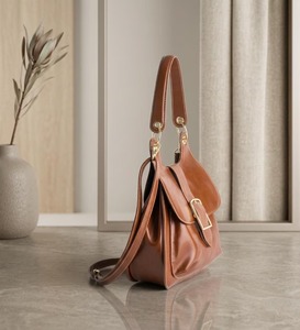 Bolso de Hombro de Cuero Hecho a Mano, Bolso Bandolera de Cuero de Grano Completo con Hebilla, Bolso de Uso Diario, Regalo para Ella - Product Image 2