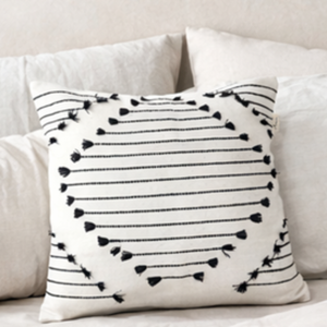 Funda de Cojín de Algodón Tejida a Mano Estilo Marroquí con Bordado de Borlas |   Funda de Almohada Decorativa Estilo Boho |   Suministro a Granel y Tamaños Personalizados - Product Image 2