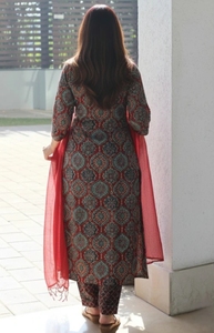 Conjunto de Salwar Kameez de Viscosa para Mujer KV, de Secado Rápido y Sin Arrugas - Product Image 2