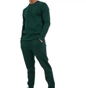 Servicio OEM, Chándal de Invierno para Hombre con Cuello Redondo, Diseño Personalizado con Gráficos Impresos y Bordado con Logotipo Propio - Product Image 1