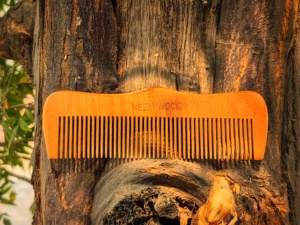 Peigne à cheveux en bois de Neem naturel, fait à la main, antistatique, démêlant, écologique, élégant, outil de soin des cheveux - Product Image 3