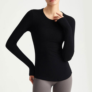 T-shirt de sport pour femme à compression haute élasticité, idéal pour le fitness, la course et la gym – Léger, respirant et performant - Product Image 1