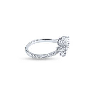 Corazón corte diamante medio Halo solitario acento anillo elegante diamante anillos colección - Product Image 4