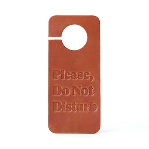 Fabricant de porte-clés en cuir personnalisés pour hôtels, logo personnalisé, étiquette de chambre d'hôtesse avec message « Ne pas déranger », vente en gros - Product Image 1