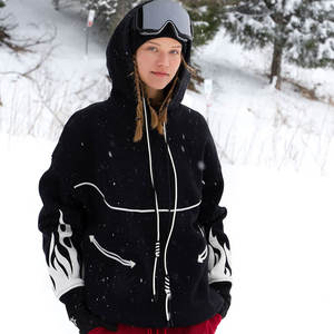 Sudadera con Capucha para Esquí y Nieve para Mujer, Color Negro, Personalizada, con Bolsillo Frontal, Diseño de Fuego en la Manga Trasera, Secado Rápido y Ligera - Product Image 2