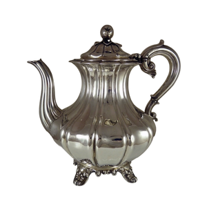 Cafetera Clásica de Metal, Diseño Elegante, Base Redonda para Mayor Estabilidad y Presentación Sofisticada - Product Image 3