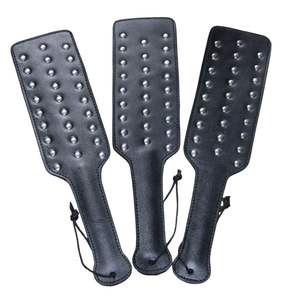 Ensemble cadeau BDSM de qualité supérieure, personnalisable en couleur, design et logo, emballage personnalisé, en cuir de vachette, avec attaches pour poignets. - Product Image 6