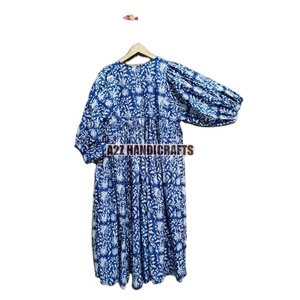 เสื้อโบฮีเมียนแขนยาวพิมพ์ลายดอกไม้ผ้าฝ้ายสีขาวแขนยาวดีไซน์เนอร์จากนักออกแบบ - Product Image 6