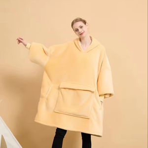 Couverture à capuche confortable en polyester / polaire, tissu doux et chaud, grande taille, pour adultes - Product Image 1