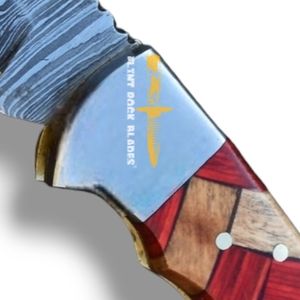 Cuchillos Plegables de Damasco Hechos a Mano con Mango Decorativo de Madera Multicapa, Hoja de Acero con Patrón y Empuñadura de Metal Pulido para Actividades al Aire Libre - Product Image 6