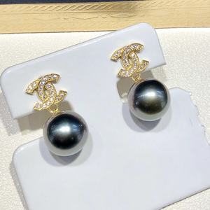 Pendientes Colgantes de Plata de Ley S925 con Perla Negra Natural de 11-10 mm con Brillo Espejo y Caja de Regalo Versátil para Combinar con la Moda - Product Image 1