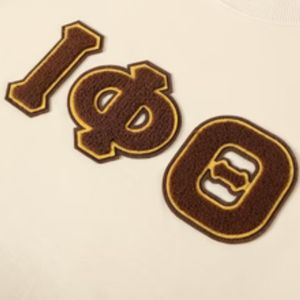 Sudadera con cuello redondo y bolsillo de chenilla Iota Phi Theta, ropa griega premium, suéter de fraternidad - Product Image 3