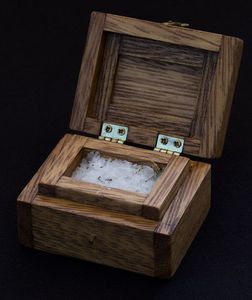Boîte à bagues en bois sur mesure pour cadeaux d'entreprise et promotionnels, boîte à bagues en bois poli avec surface résistante aux rayures - Product Image 5