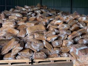 Caoutchouc naturel SVR 10 de haute qualité pour la fabrication de pneus Qualité de moulage par rotation à haute brillance de l'usine Ngoc Chau Vietnam - Product Image 6