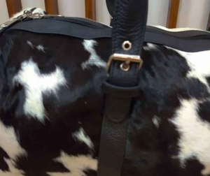 Sac de voyage en cuir de vachette véritable de qualité supérieure, sac de week-end en cuir à poils naturels, sac de voyage de luxe fait main, sac de sport et de gym - Product Image 6