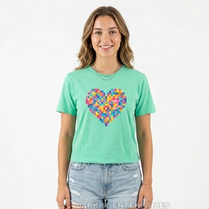 เสื้อยืดสีเขียวมิ้นท์สำหรับผู้หญิง ผ้าฝ้าย 100% พิมพ์ลายหัวใจแบบพิกเซล เสื้อยืดผู้หญิง ผู้ผลิตเสื้อยืดแบบ OEM ODM รับผลิตเสื้อเปล่าสำหรับติดแบรนด์ส่วนตัว - Product Image 1