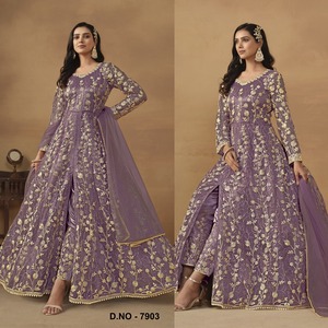 Anarkali gracieux en filet papillon lourd avec séquence étonnante et travail de codage semi-cousu avec luxe Flair - Product Image 5