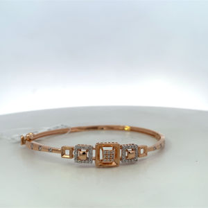 Bracelet à breloques délicat en or rose 18 carats - Product Image 6