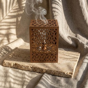 Brûleur d'encens en bois avec motif géométrique, diffuseur d'aromathérapie pour usage intérieur - Product Image 1