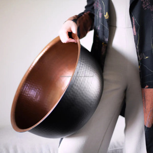 Bol de pédicure martelé en aluminium finition cuivre et noir Application de masseur de pieds pour la décoration intérieure et la vaisselle de massage - Product Image 4