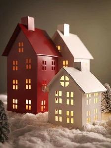 Lanternes en métal en forme de maison avec fenêtres découpées, décoration de Noël vintage, artisanat, lumières de fête - Product Image 3