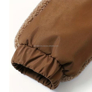 Chaqueta de Forro Polar Cálida de Invierno con Logotipo Personalizado al por Mayor, Cuello Alto, Cierre de Cremallera, Teñido Liso, Ecológica, Cortavientos para Hombre - Product Image 5