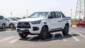 HILUX CONQUEST Double Cab Pickup Turbo Manuel, Conduite à Gauche, Sièges en Cuir, Pneus R21, Caméra Arrière - Bon État d'Occasion - Product Image 5