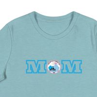 T-shirt décontracté pour femme bleu clair à manches courtes et col rond avec logo brodé MOM – Vêtement féminin tendance pour le quotidien